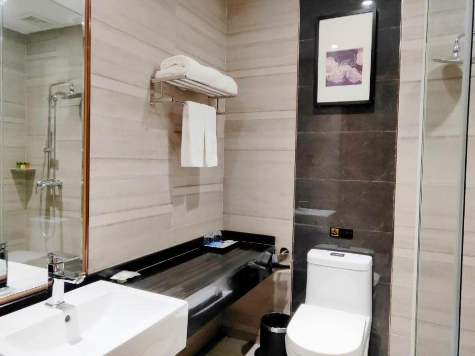 Lnsail Hotel Shenzhen Luohu Port Railway Station Экстерьер фото